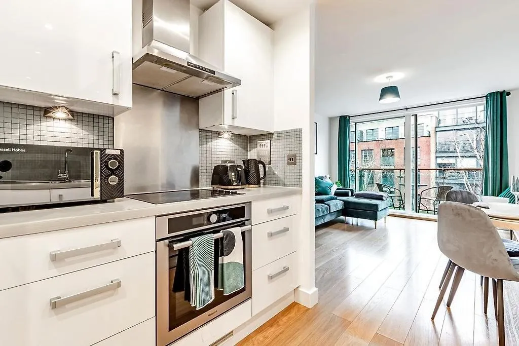 Apartment Stylish London Apt With Free Parking And Canal Views